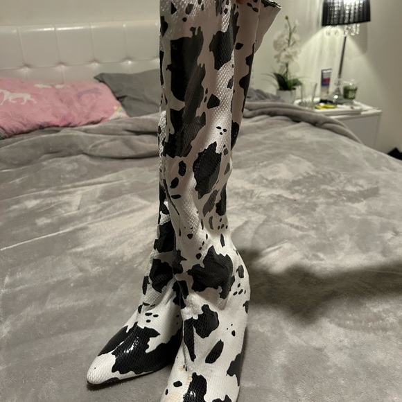 Cow bow heeled boots - Picture 1 of 3